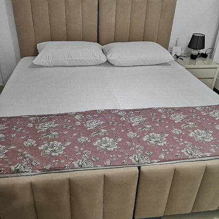 Guest House Emi Berat Esterno foto
