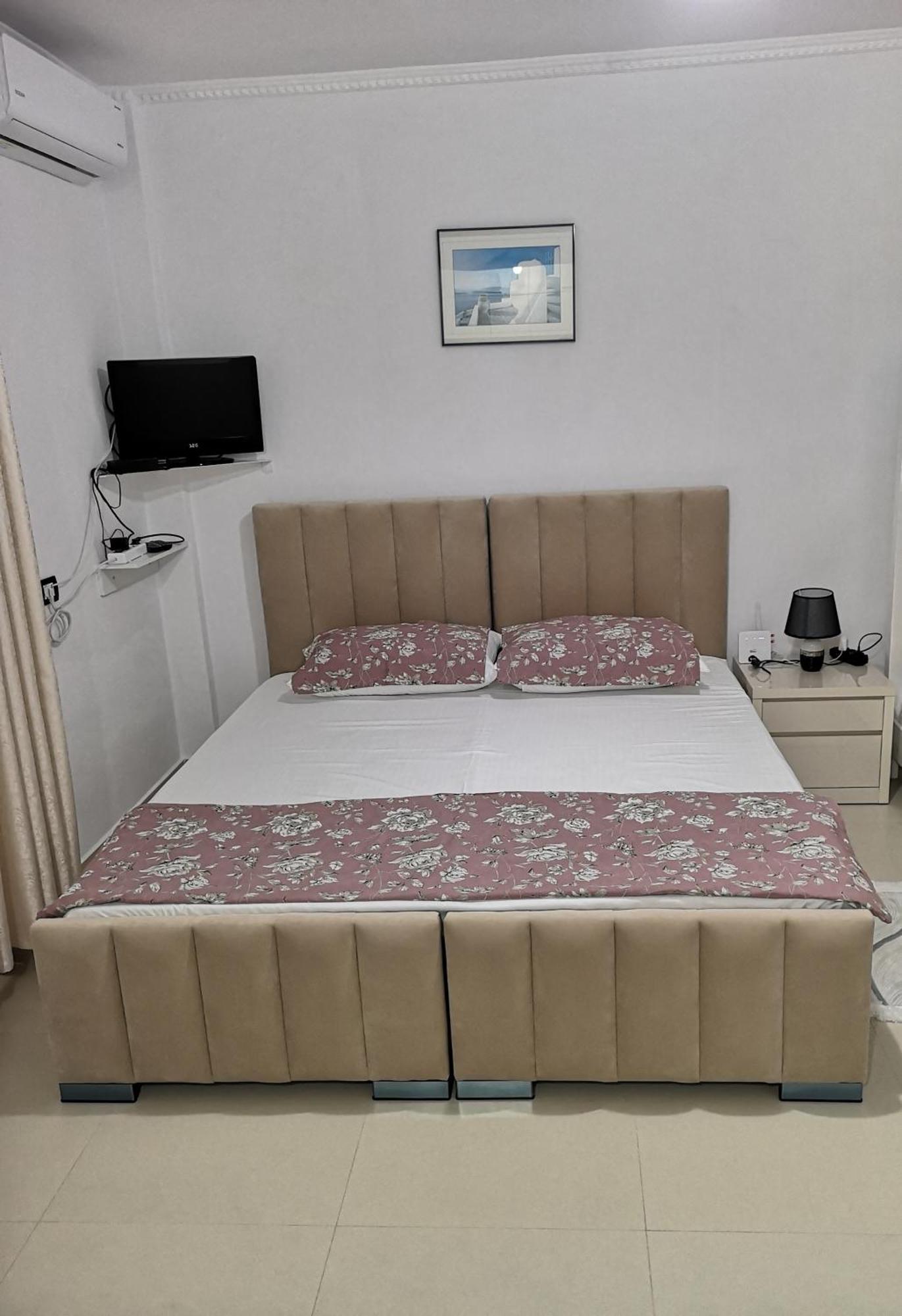 Guest House Emi Berat Esterno foto