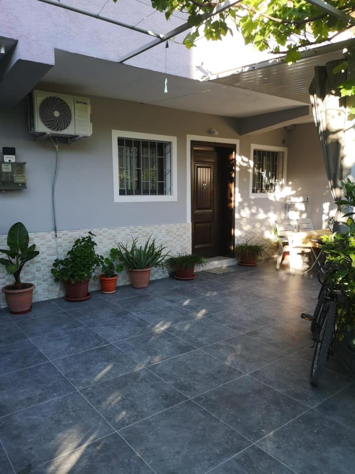Guest House Emi Berat Esterno foto